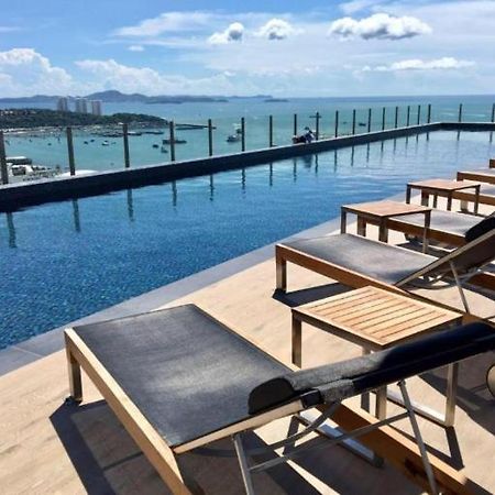 The Base Central Pattaya Quiet King-Bed With Infinity Pool & Free Netflix! Bagian luar foto