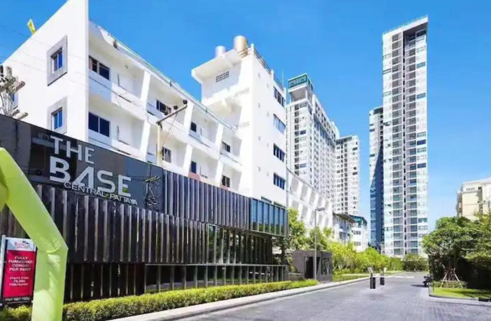 The Base Central Pattaya Quiet King-Bed With Infinity Pool & Free Netflix! Bagian luar foto