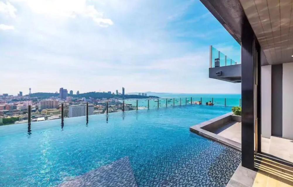 The Base Central Pattaya Quiet King-Bed With Infinity Pool & Free Netflix! Bagian luar foto