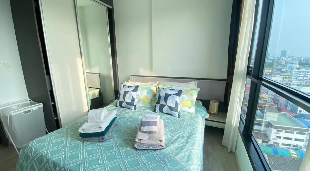 The Base Central Pattaya Quiet King-Bed With Infinity Pool & Free Netflix! Bagian luar foto