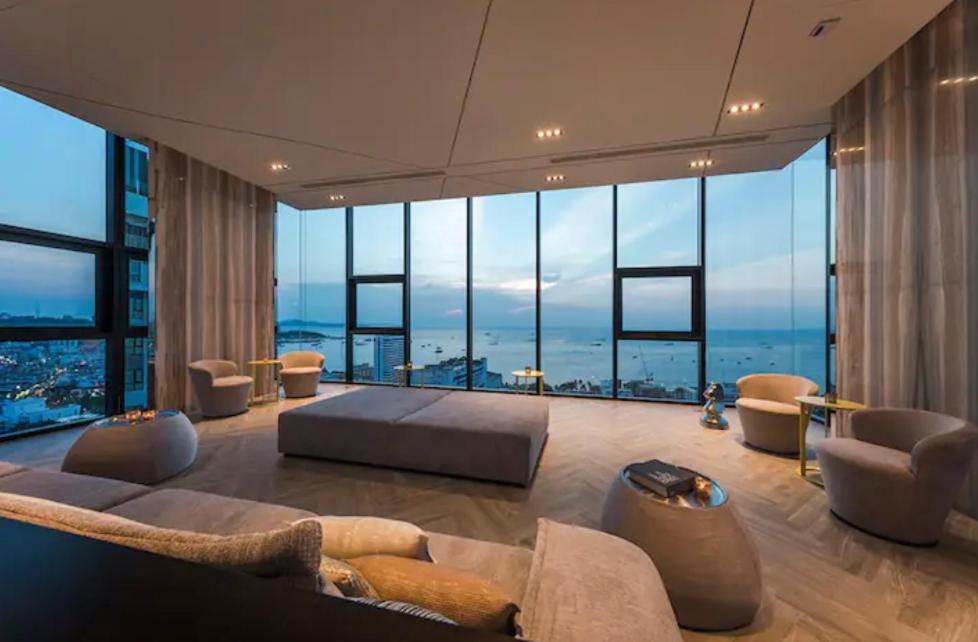 The Base Central Pattaya Quiet King-Bed With Infinity Pool & Free Netflix! Bagian luar foto