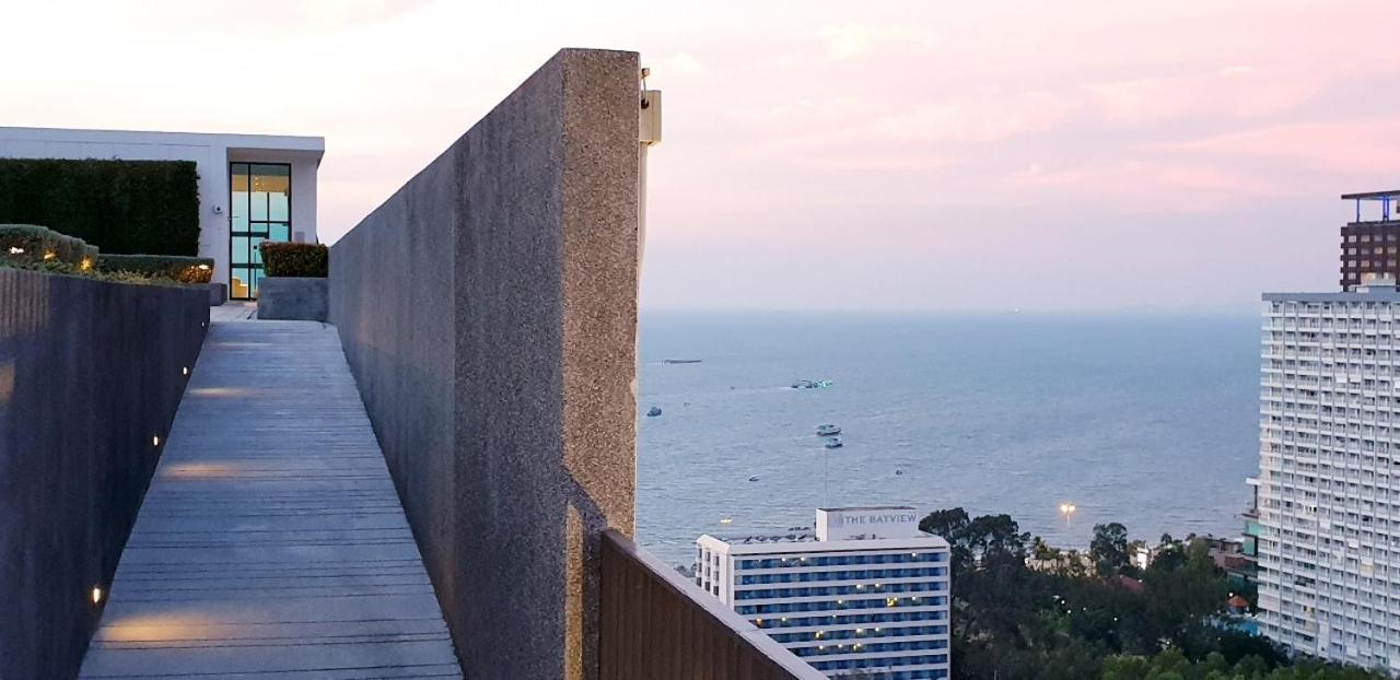 The Base Central Pattaya Quiet King-Bed With Infinity Pool & Free Netflix! Bagian luar foto