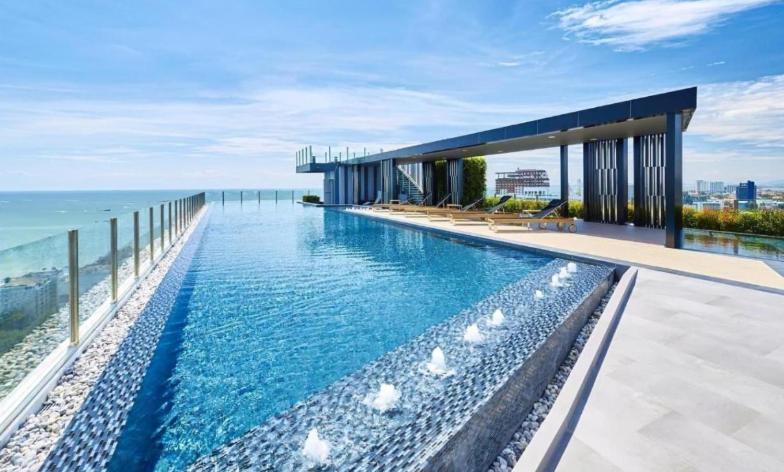 The Base Central Pattaya Quiet King-Bed With Infinity Pool & Free Netflix! Bagian luar foto