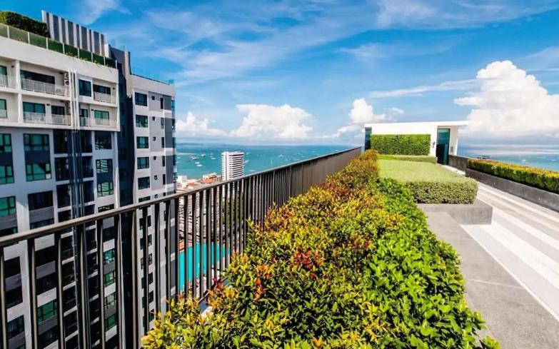 The Base Central Pattaya Quiet King-Bed With Infinity Pool & Free Netflix! Bagian luar foto